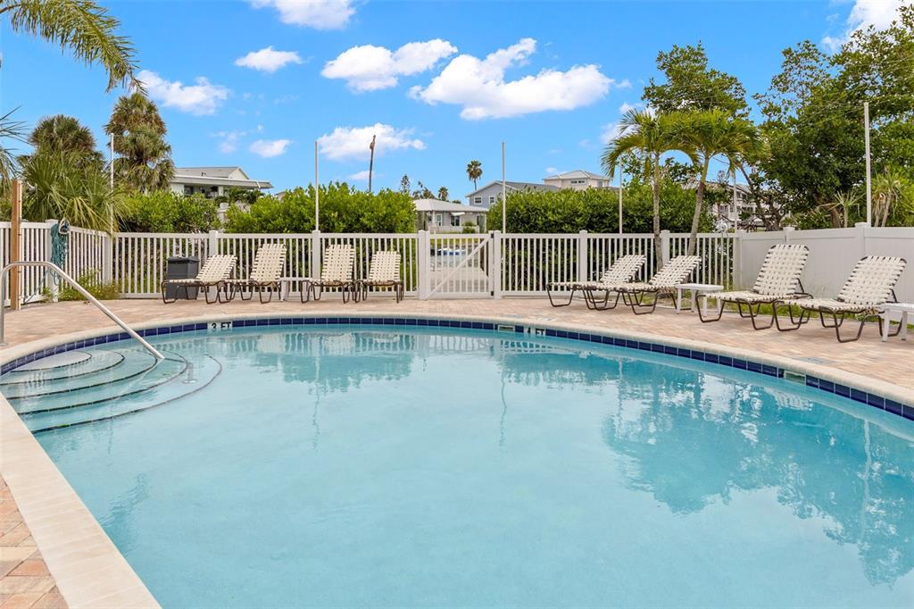 St Petersburg, Florida, 33708, United States, 2 Bedrooms Bedrooms, ,2 BathroomsBathrooms,Residential,For Sale,1950860