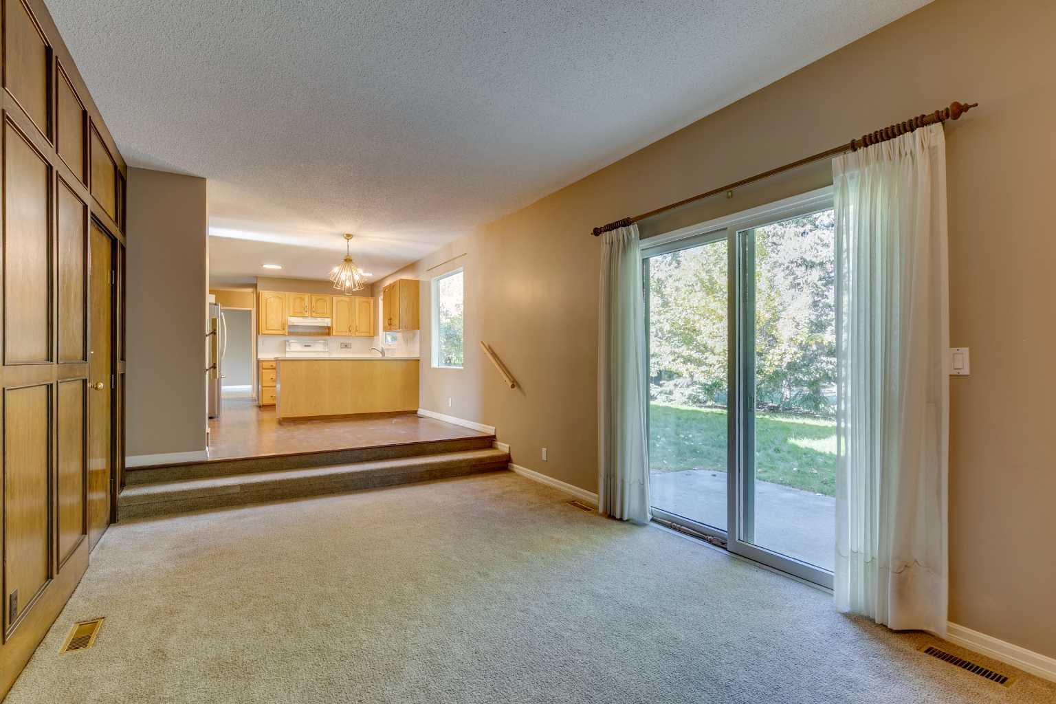 CALGARY, Alberta, T3B 2W3, CA, 7 Bedrooms Bedrooms, ,4 BathroomsBathrooms,Residential,For Sale,1988162