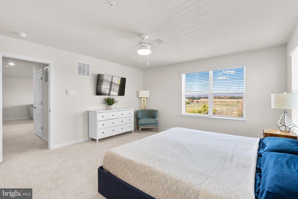 Frederick, Maryland, 21701, United States, 5 Bedrooms Bedrooms, ,4 BathroomsBathrooms,Residential,For Sale,1987107