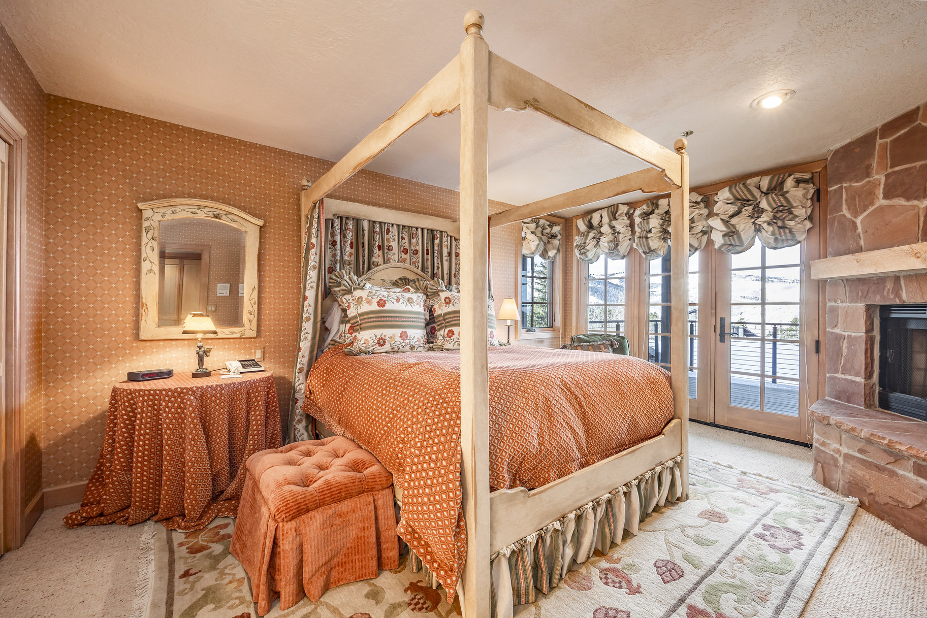  Rare End Unit in Stag Lodge with Unmatched Views & Ski Access - 物件實景