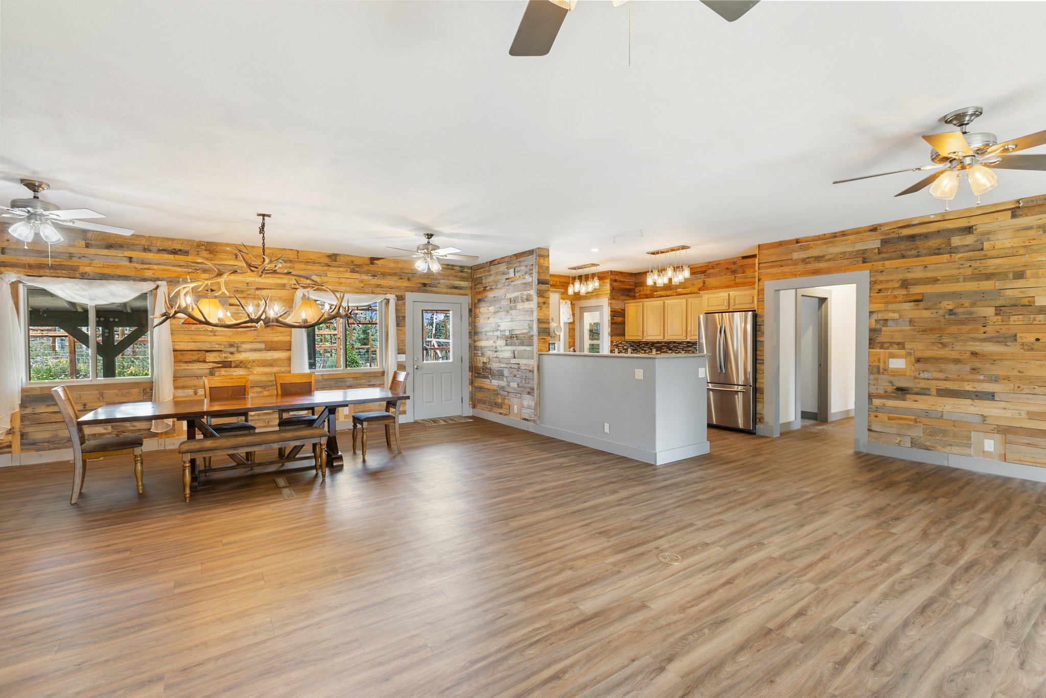 Divide, Colorado, 80814, United States, 3 Bedrooms Bedrooms, ,2 BathroomsBathrooms,Residential,For Sale,1918151