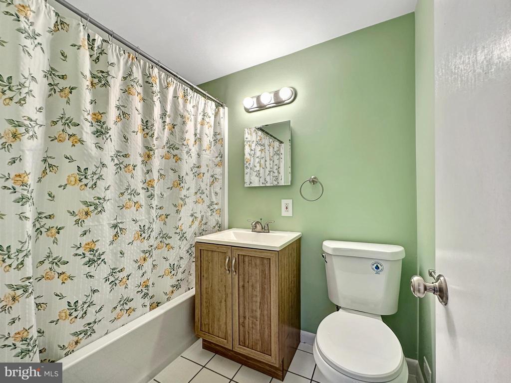 Cherry Hill, New Jersey, 08034, United States, 4 Bedrooms Bedrooms, ,4 BathroomsBathrooms,Residential,For Sale,1990479