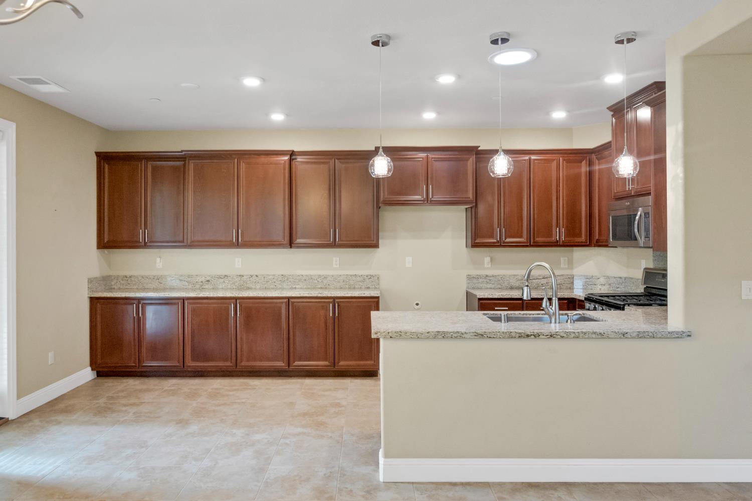 Roseville, California, 95661, United States, 3 Bedrooms Bedrooms, ,2 BathroomsBathrooms,Residential,For Sale,1987670