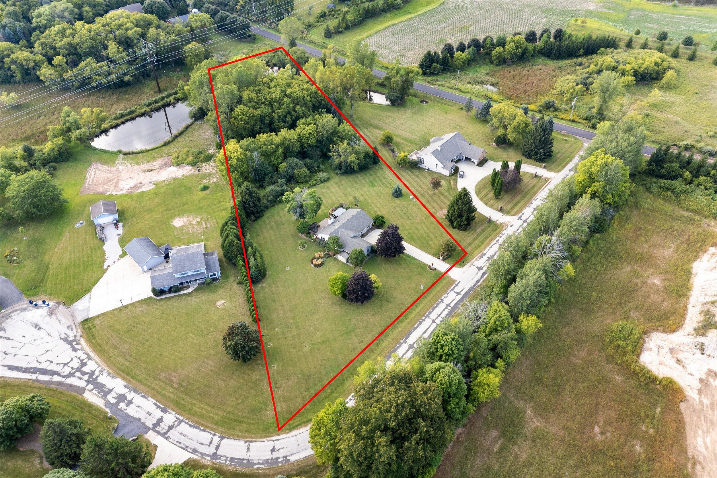 Grafton, Wisconsin, 53024, United States, 3 Bedrooms Bedrooms, ,2 BathroomsBathrooms,Residential,For Sale,1938836