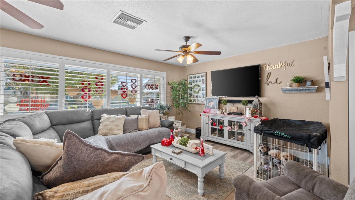 Ontario, California, 91762, United States, 3 Bedrooms Bedrooms, ,2 BathroomsBathrooms,Residential,For Sale,2012537