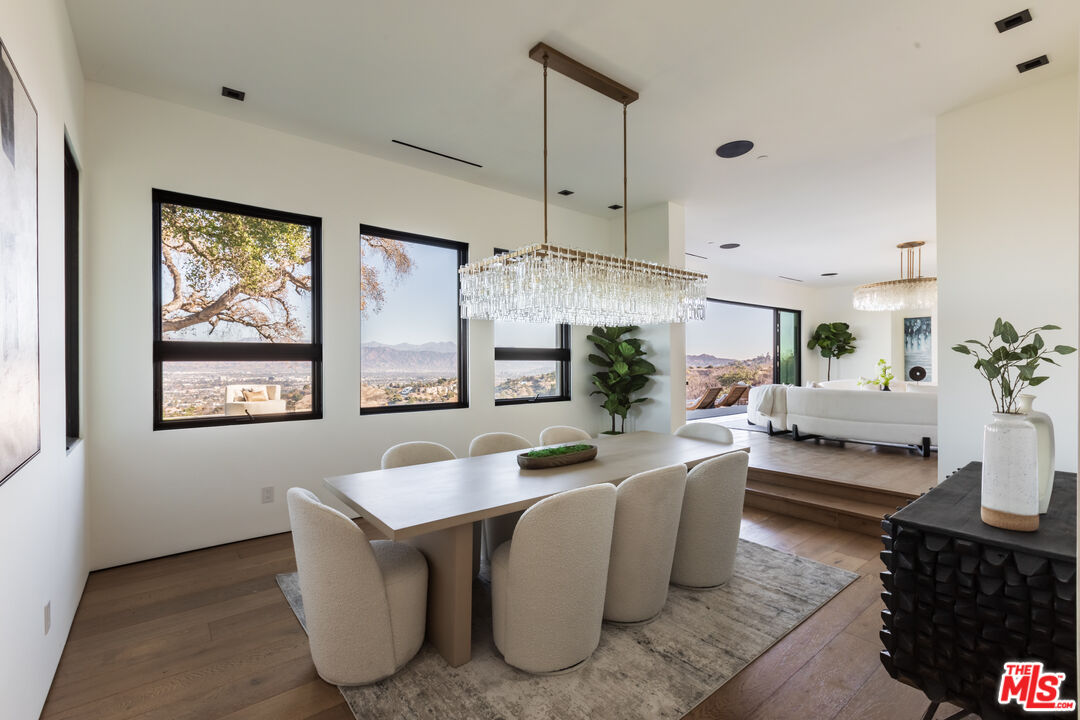 Beverly Hills, California, 90210, United States, 6 Bedrooms Bedrooms, ,6 BathroomsBathrooms,Residential,For Sale,1692711