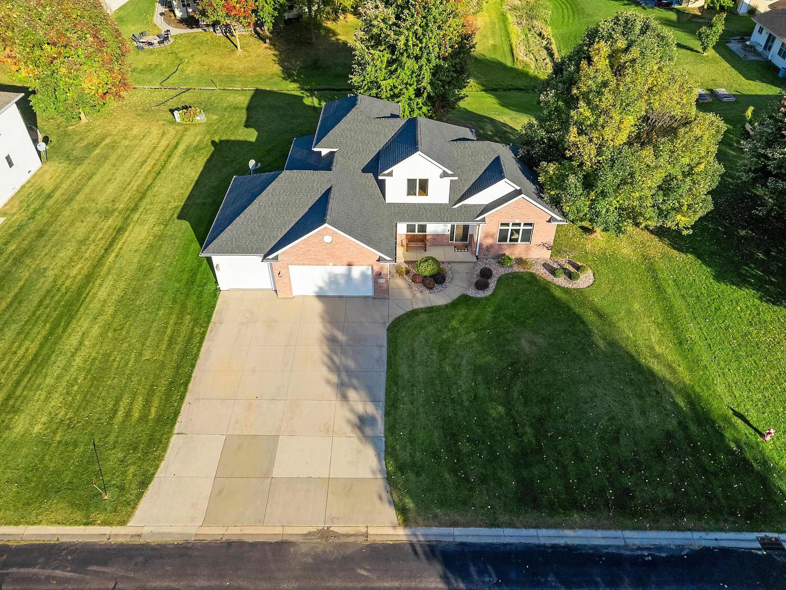 APPLETON, Wisconsin, 54913, United States, 4 Bedrooms Bedrooms, ,3 BathroomsBathrooms,Residential,For Sale,1960996