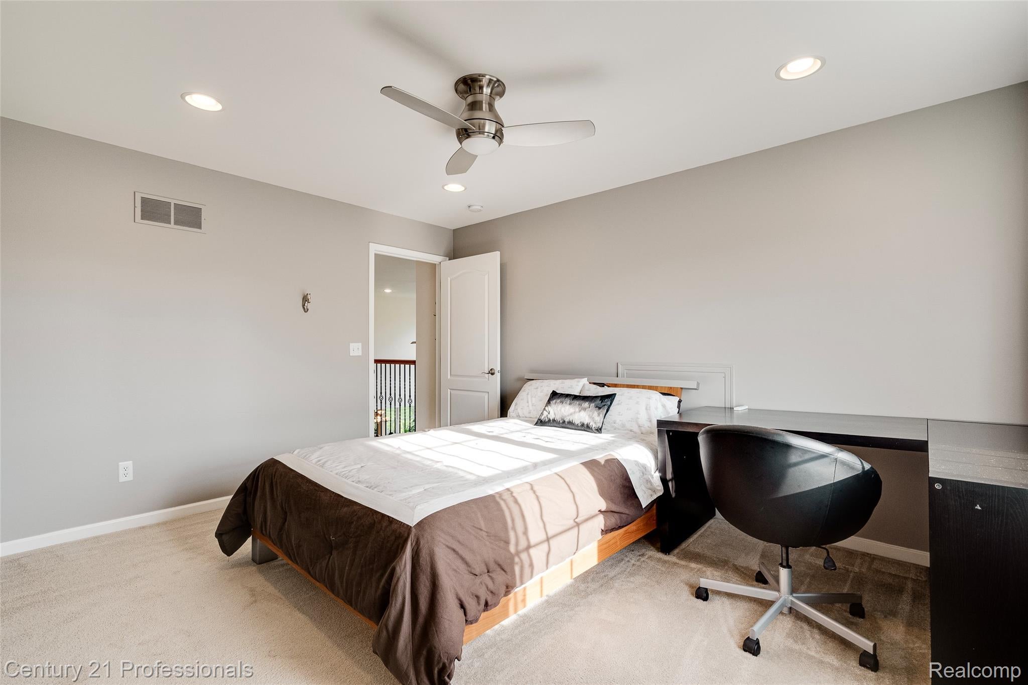 Novi, Michigan, 48374, United States, 4 Bedrooms Bedrooms, ,5 BathroomsBathrooms,Residential,For Sale,1904445