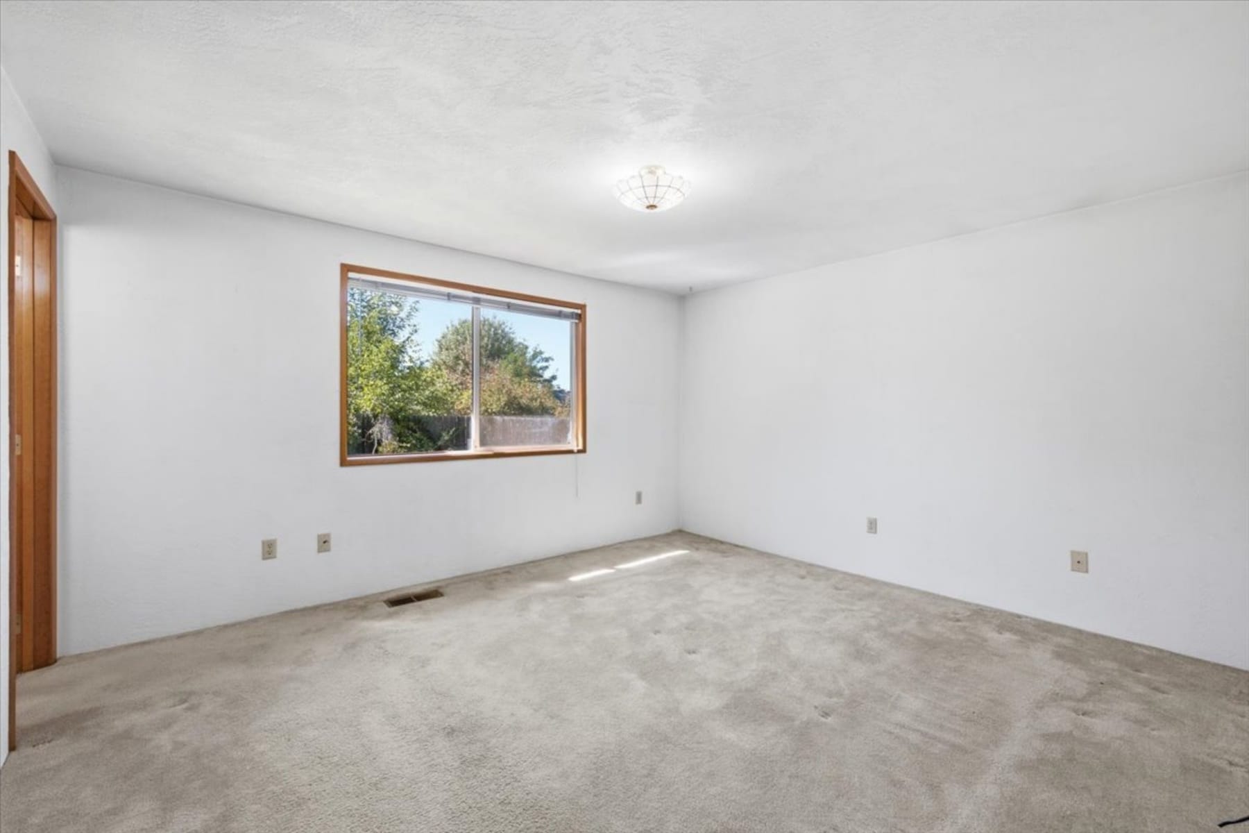  3031 Cheltenham Way Medford, OR 97504 - 物件實景