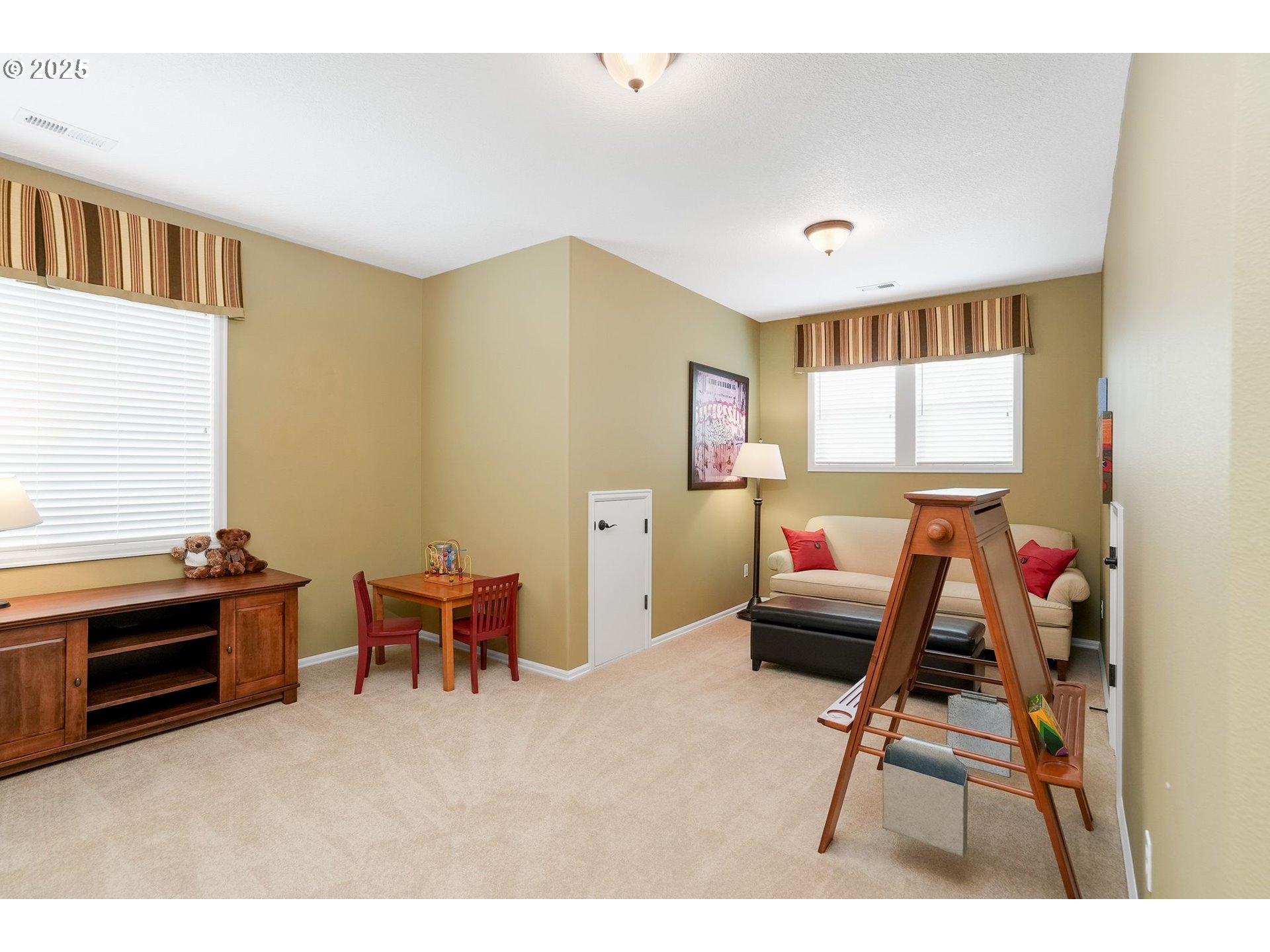Albany, Oregon, 97321, United States, 3 Bedrooms Bedrooms, ,2 BathroomsBathrooms,Residential,For Sale,1925362