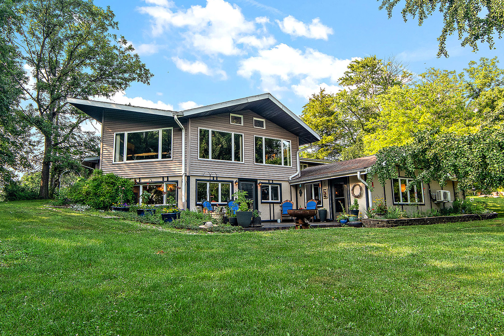 New Lenox, Illinois, 60451, United States, 5 Bedrooms Bedrooms, ,3 BathroomsBathrooms,Residential,For Sale,1889760