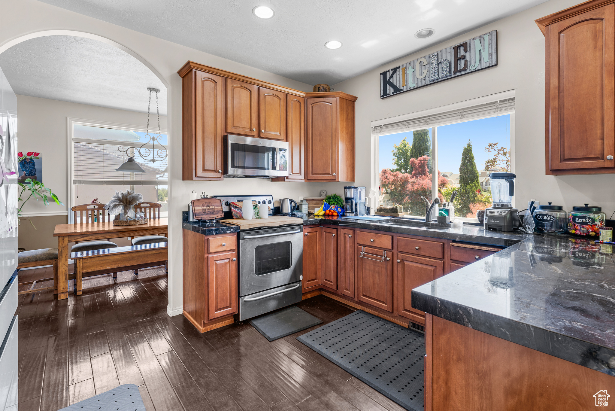 West Jordan, Utah, 84081, United States, 4 Bedrooms Bedrooms, ,3 BathroomsBathrooms,Residential,For Sale,1885459