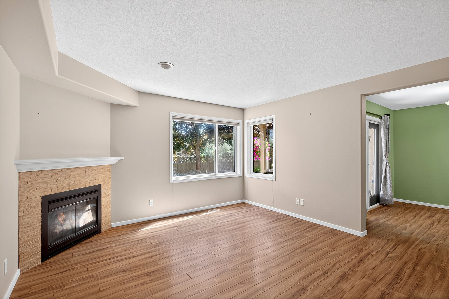  Move-In Ready Townhome - 物件實景