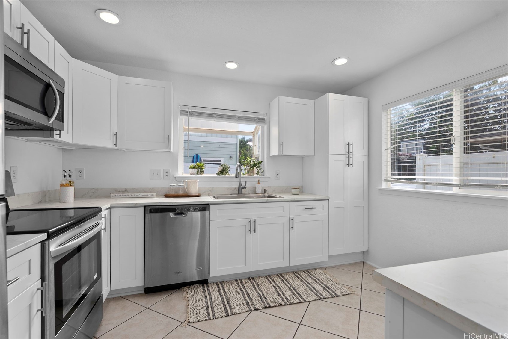 Kapolei, Hawaii, 96707, United States, 3 Bedrooms Bedrooms, ,2 BathroomsBathrooms,Residential,For Sale,1924953