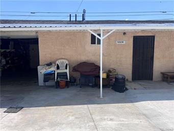 Los Angeles, California, 90002, United States, 4 Bedrooms Bedrooms, ,Residential,For Sale,1915787