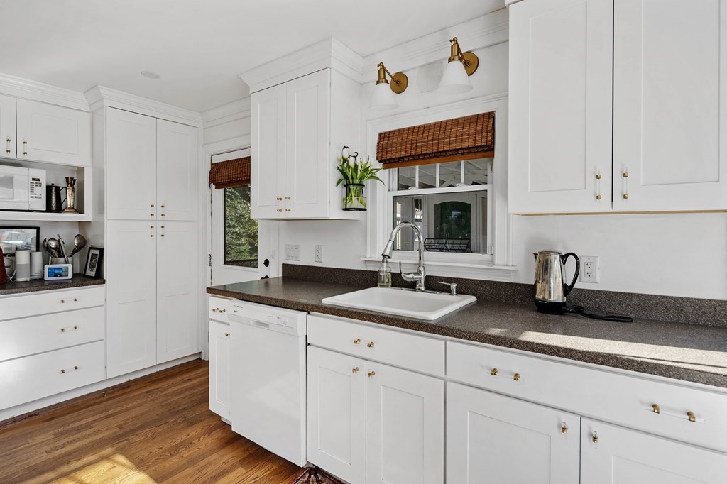 Cohasset, Massachusetts, 02025, United States, 3 Bedrooms Bedrooms, ,2 BathroomsBathrooms,Residential,For Sale,1925123