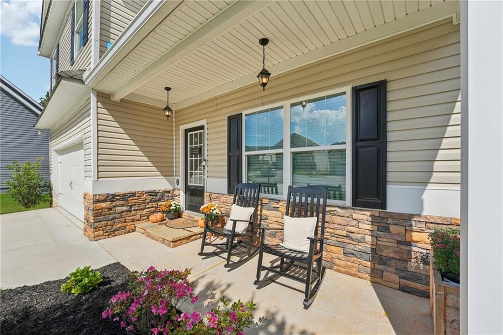 Canton, Georgia, 30114, United States, 6 Bedrooms Bedrooms, ,4 BathroomsBathrooms,Residential,For Sale,1978205