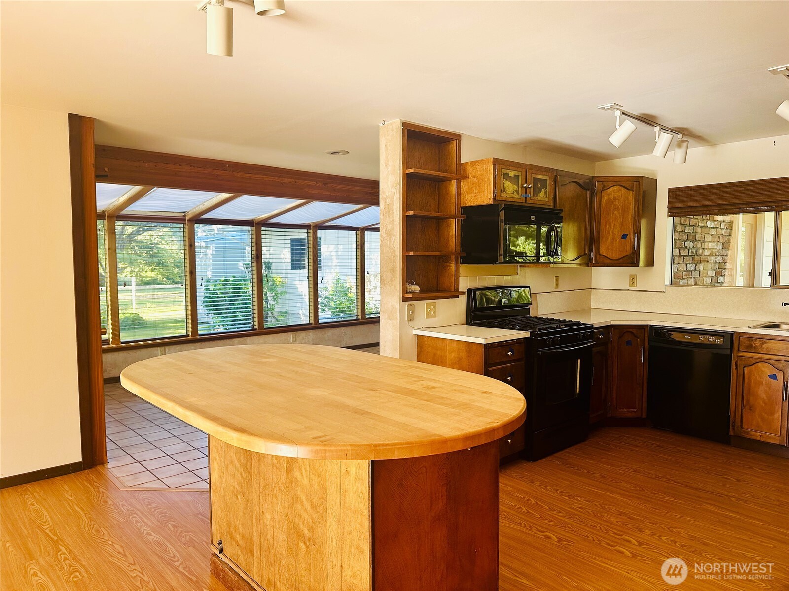 Friday Harbor, Washington, 98250, United States, 3 Bedrooms Bedrooms, ,1 BathroomBathrooms,Residential,For Sale,1882432