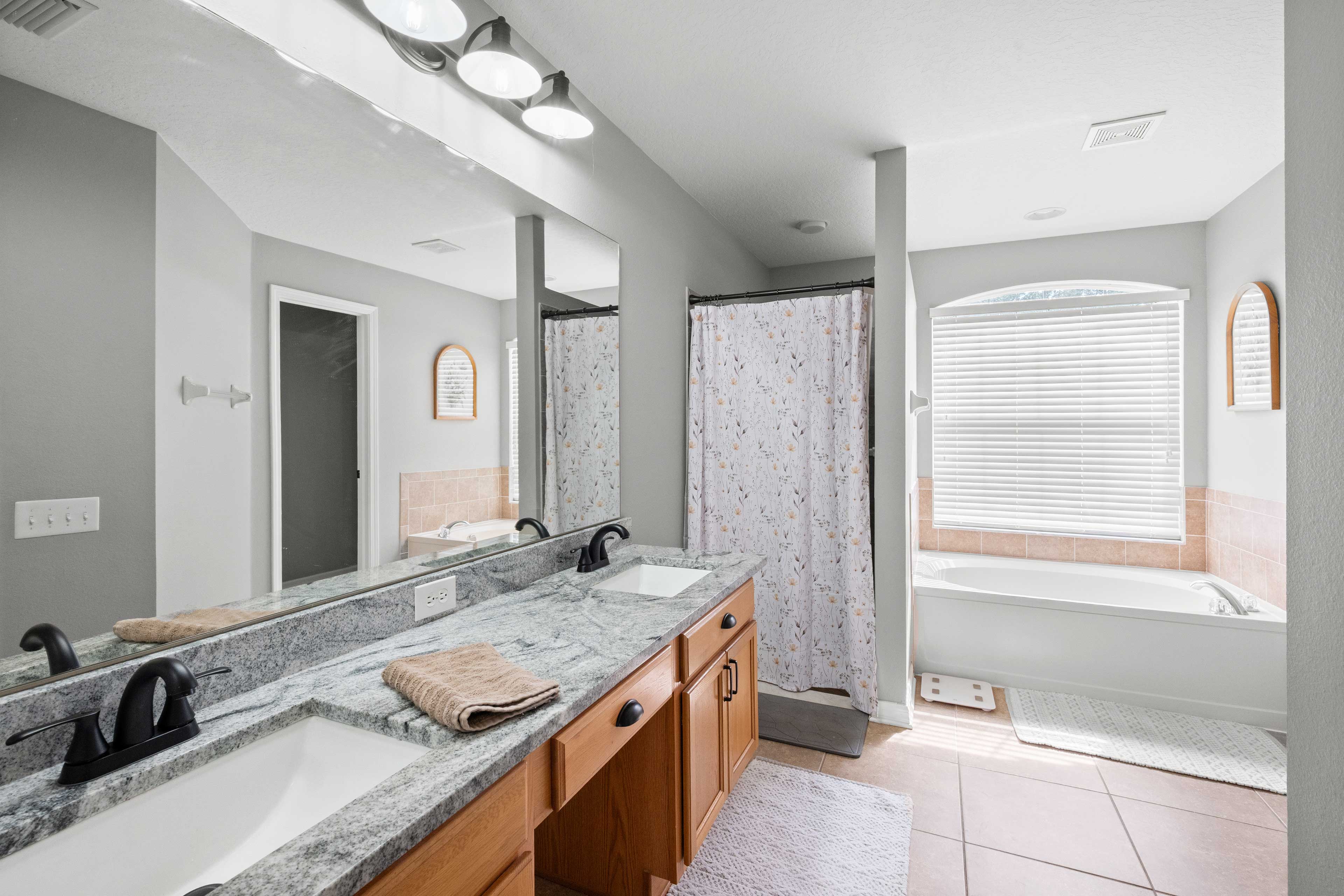 Plant City, Florida, 33567, United States, 4 Bedrooms Bedrooms, ,3 BathroomsBathrooms,Residential,For Sale,1974682