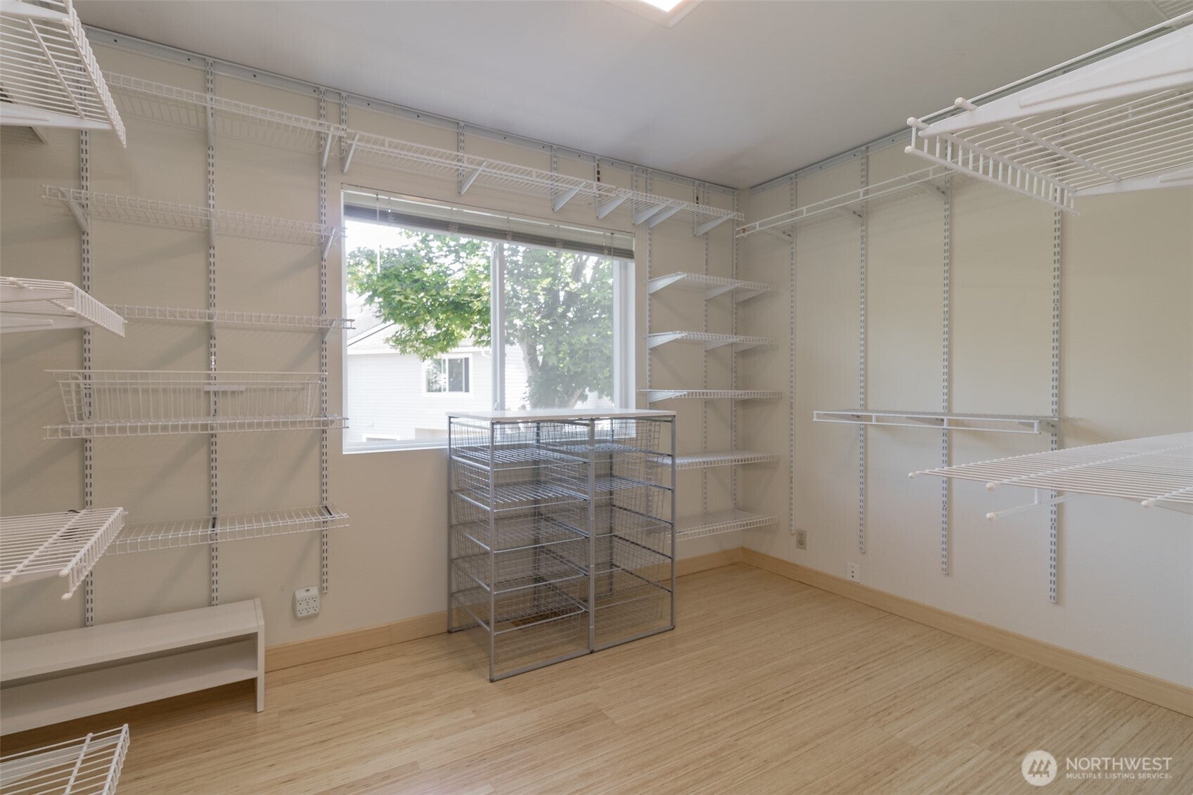 Kent, Washington, 98031, United States, 3 Bedrooms Bedrooms, ,2 BathroomsBathrooms,Residential,For Sale,1984192