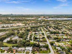 North Miami Beach, Florida, 33179, United States, 4 Bedrooms Bedrooms, ,2 BathroomsBathrooms,Residential,For Sale,1988572