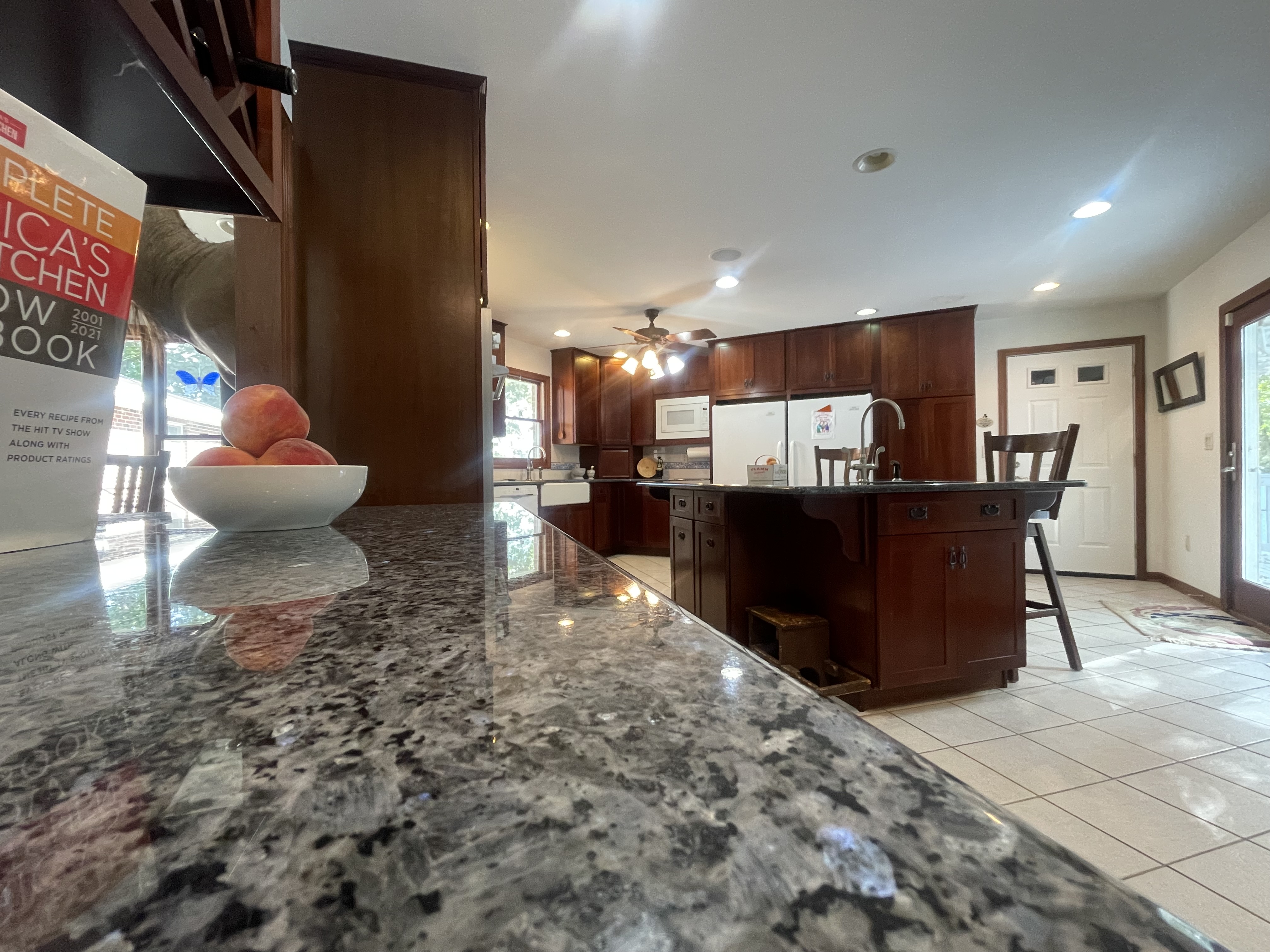 Murphysboro, Illinois, 62966, United States, 5 Bedrooms Bedrooms, ,6 BathroomsBathrooms,Residential,For Sale,1977081