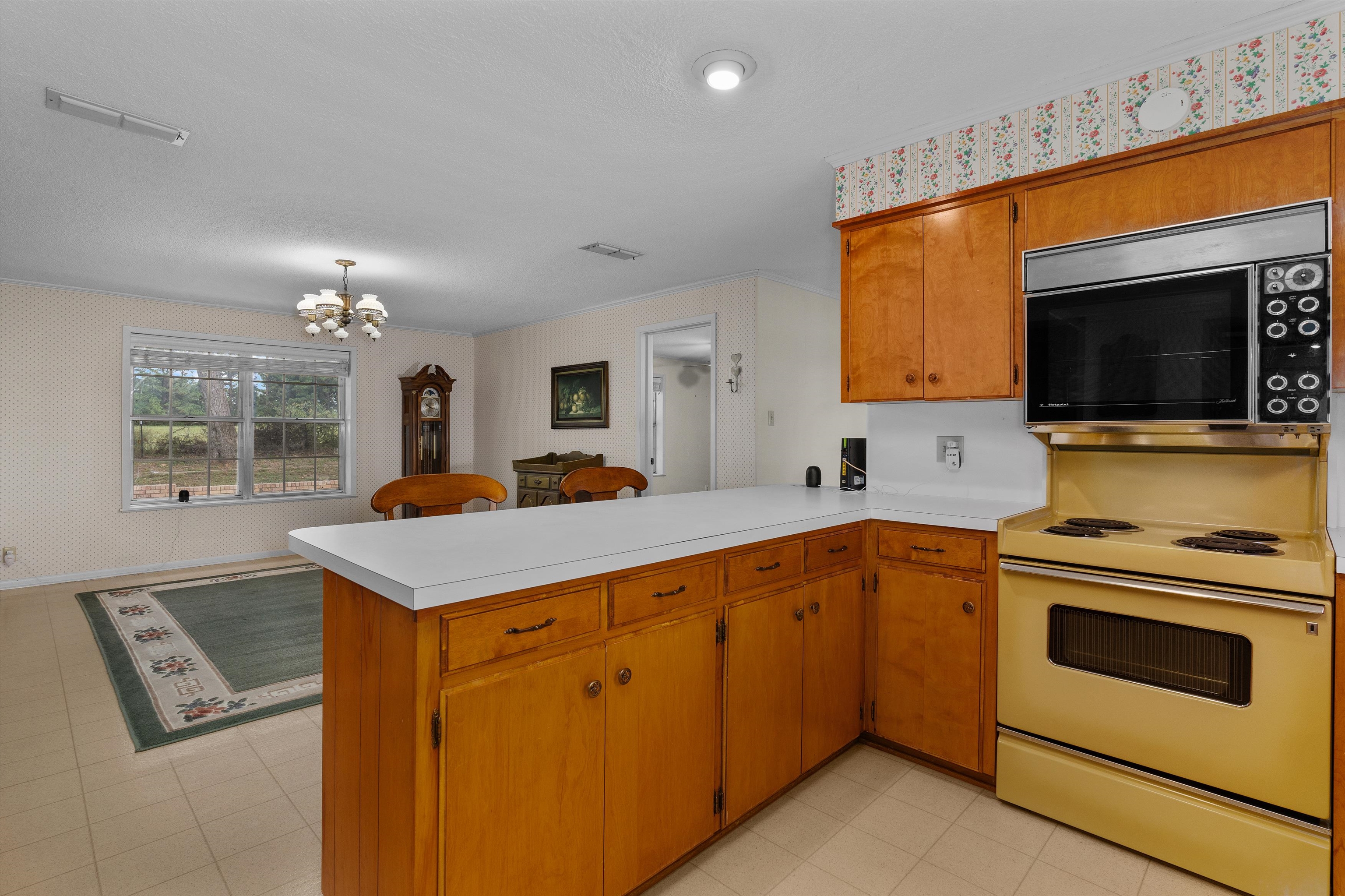 Henderson, Texas, 75654, United States, 3 Bedrooms Bedrooms, ,2 BathroomsBathrooms,Residential,For Sale,1983908