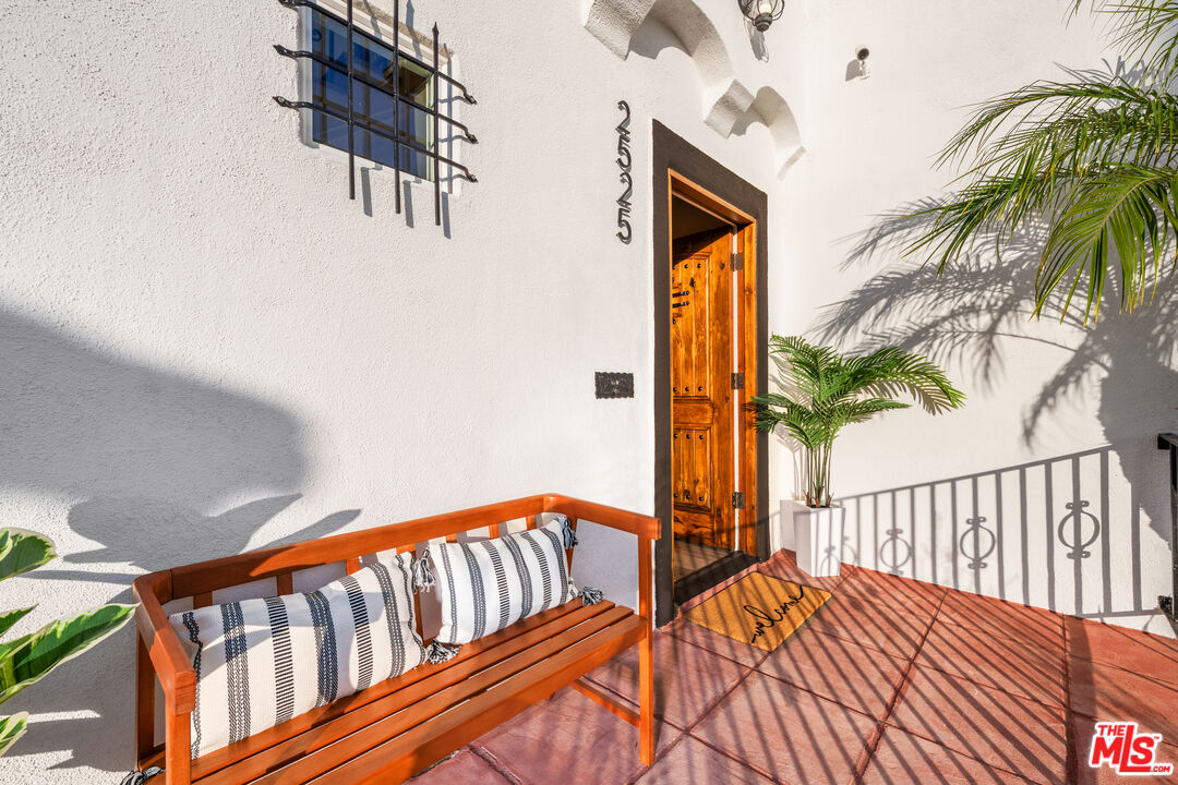 Inglewood, California, 90305, United States, 4 Bedrooms Bedrooms, ,3 BathroomsBathrooms,Residential,For Sale,2003148