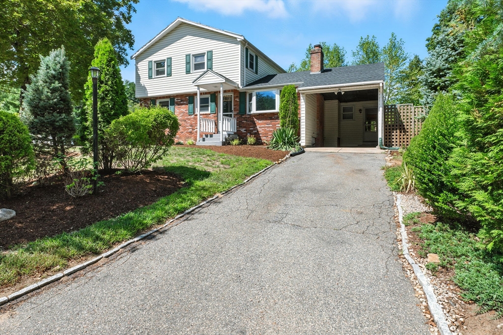 Tewksbury, Massachusetts, 01876, United States, 3 Bedrooms Bedrooms, ,2 BathroomsBathrooms,Residential,For Sale,1938994