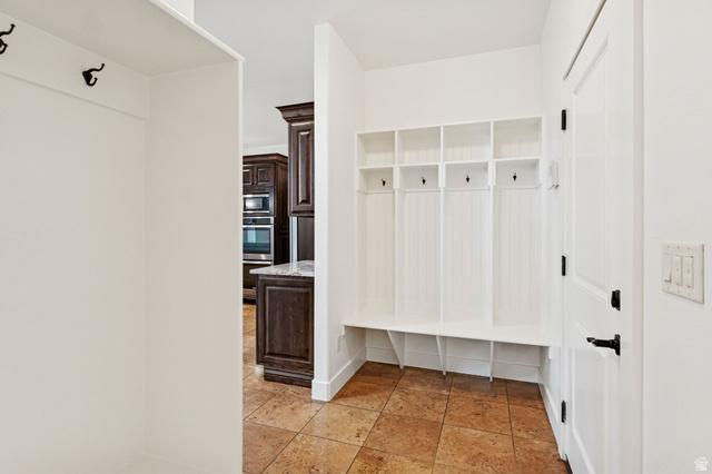 Kaysville, Utah, 84037, United States, 5 Bedrooms Bedrooms, ,4 BathroomsBathrooms,Residential,For Sale,1987115