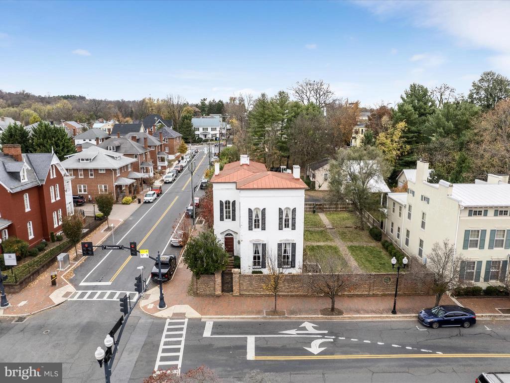 230 W Boscawen Street, Winchester, Virginia, 22601, United States, ,Residential,For Sale,230 W Boscawen Street,1660726