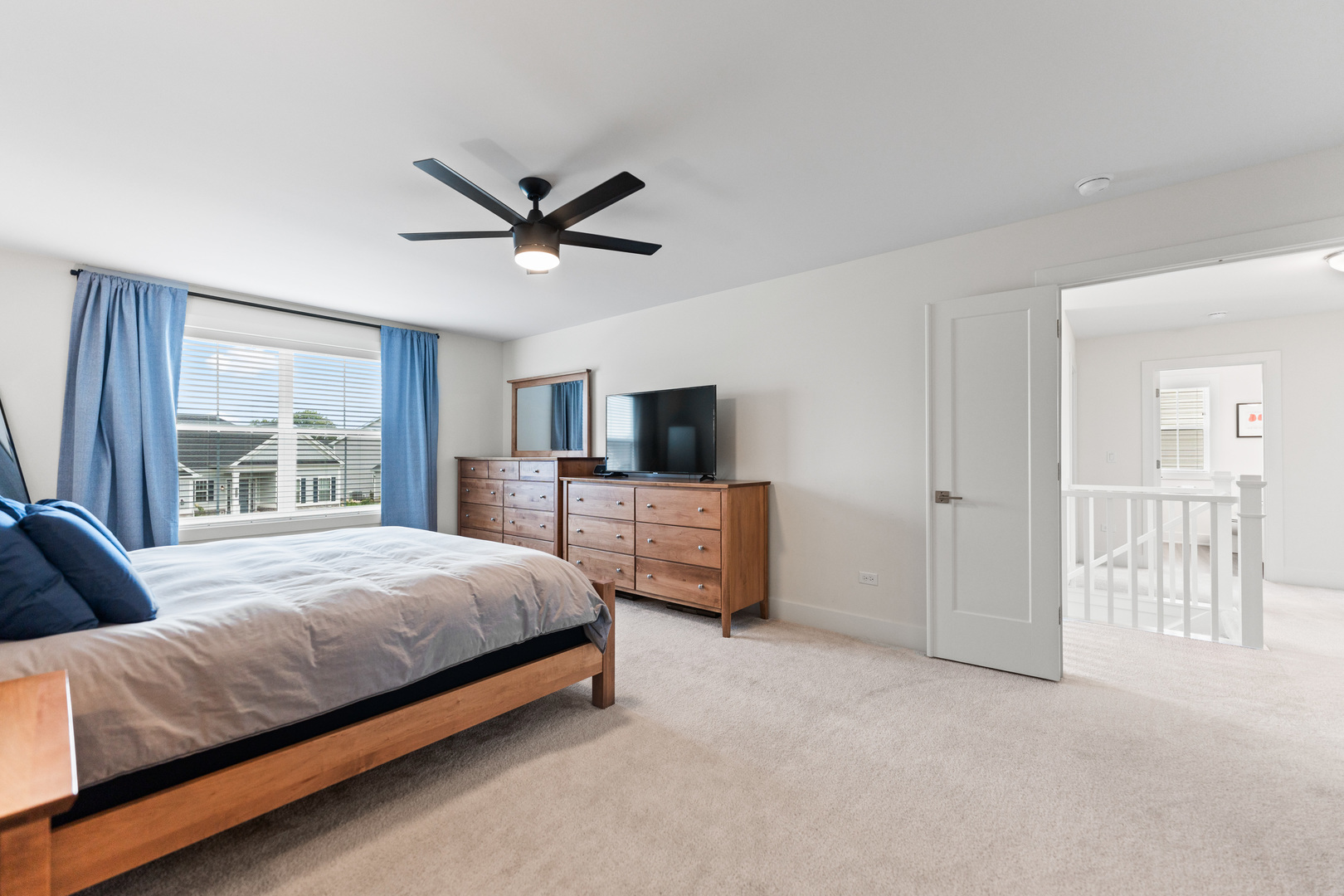 Elgin, Illinois, 60124, United States, 4 Bedrooms Bedrooms, ,3 BathroomsBathrooms,Residential,For Sale,1941075