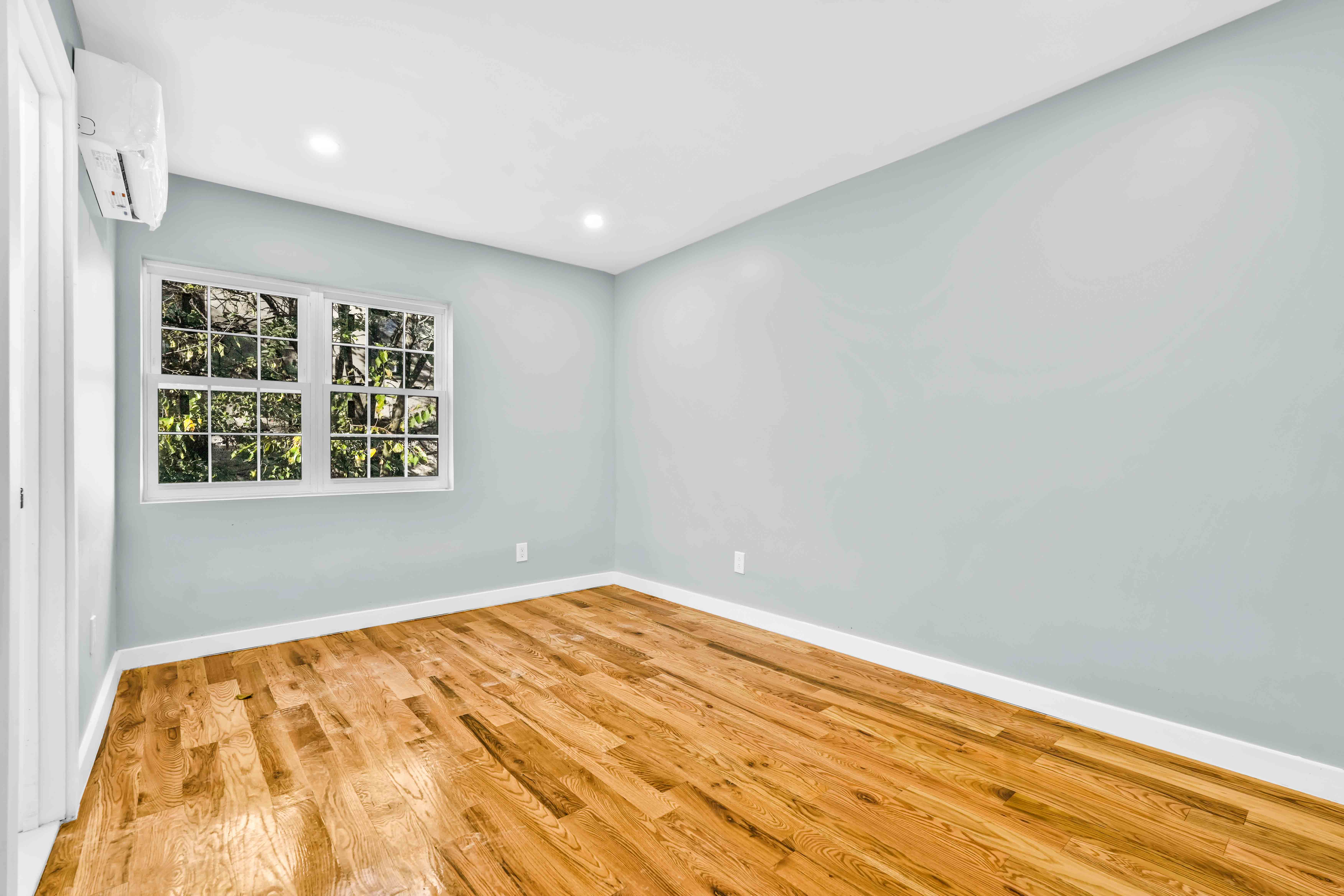 Brooklyn, New York, 11207, United States, 5 Bedrooms Bedrooms, ,4 BathroomsBathrooms,Residential,For Sale,1974760