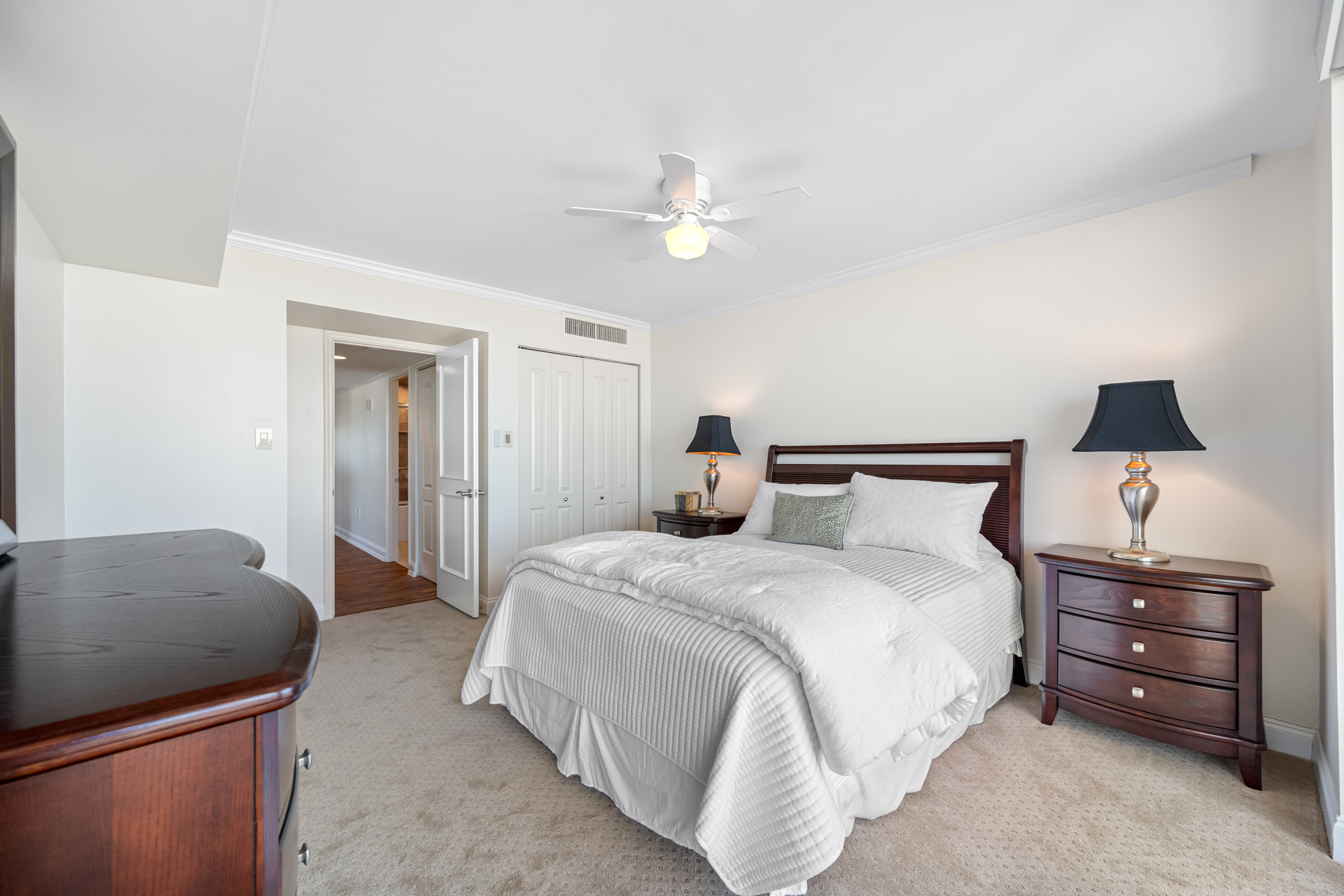 Treasure Island, Florida, 33706, United States, 2 Bedrooms Bedrooms, ,2 BathroomsBathrooms,Residential,For Sale,1998023