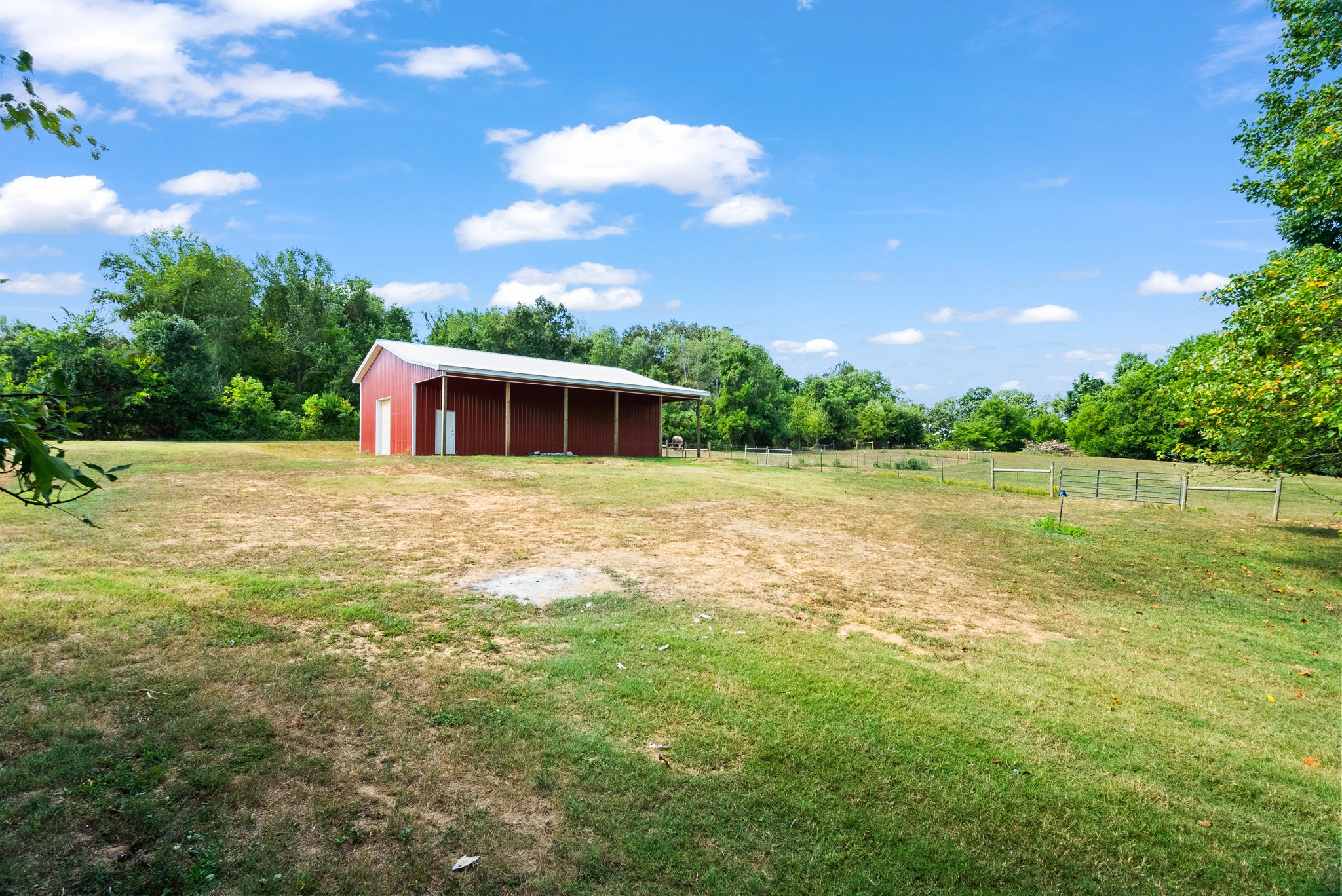 Cedar Hill, Tennessee, 37032, United States, 3 Bedrooms Bedrooms, ,2 BathroomsBathrooms,Residential,For Sale,1981088