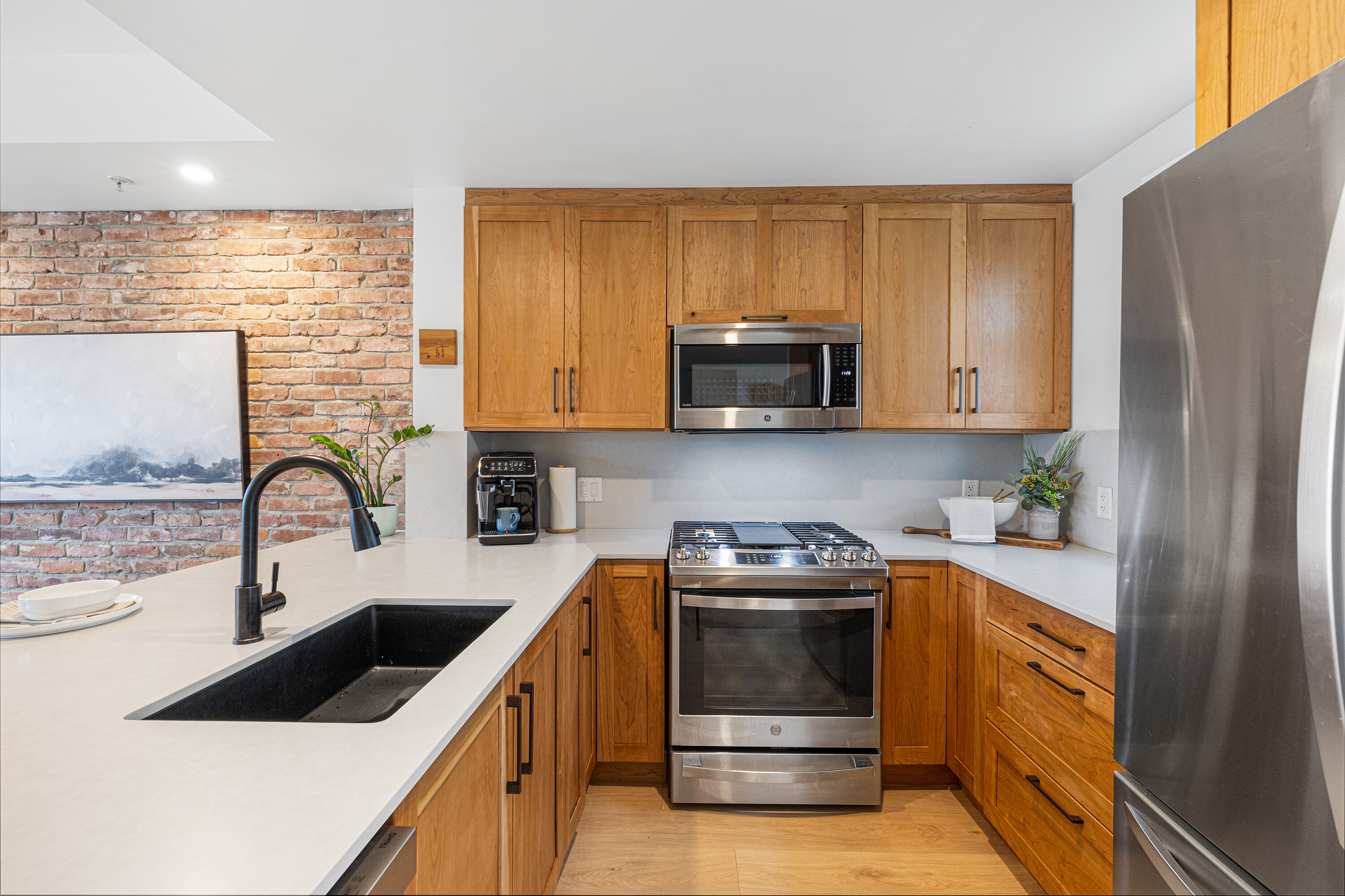  Renovated Porty Moody Townhome - 物件實景