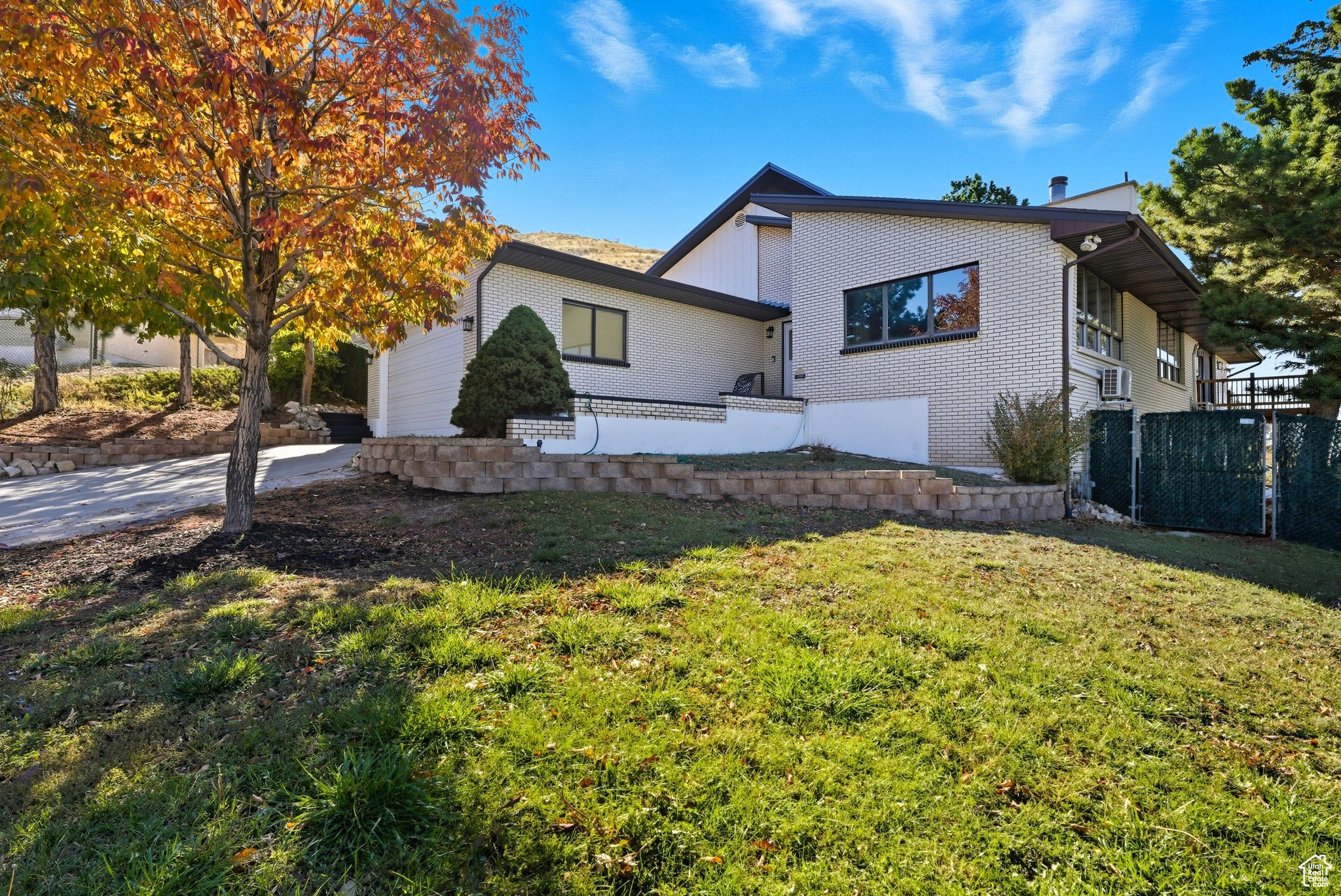 Tooele, Utah, 84074, United States, 4 Bedrooms Bedrooms, ,4 BathroomsBathrooms,Residential,For Sale,1989658