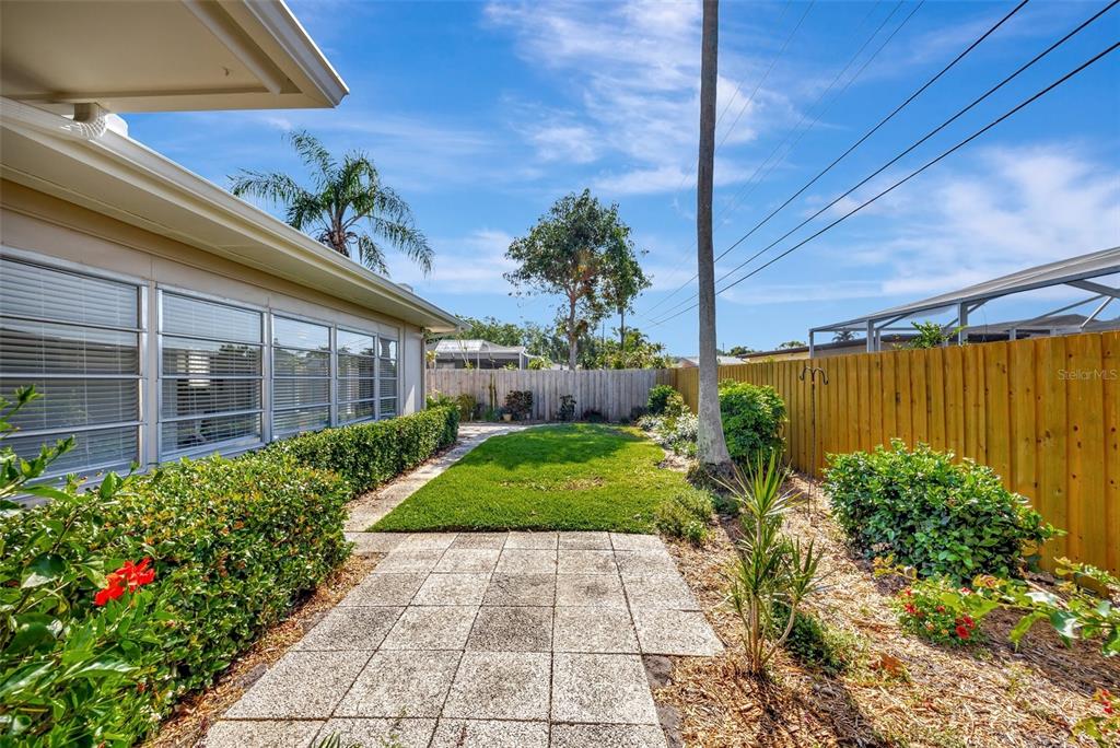 Largo, Florida, 33774, United States, 3 Bedrooms Bedrooms, ,2 BathroomsBathrooms,Residential,For Sale,1776970