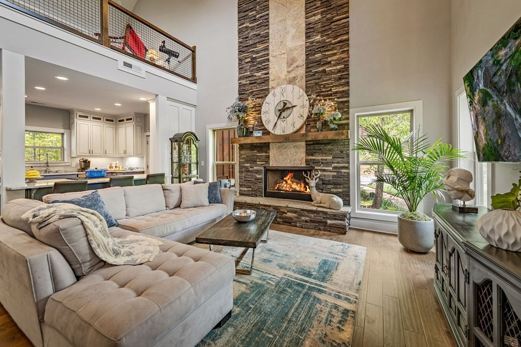 Blairsville, Georgia, 30512, United States, 4 Bedrooms Bedrooms, ,3 BathroomsBathrooms,Residential,For Sale,1876280