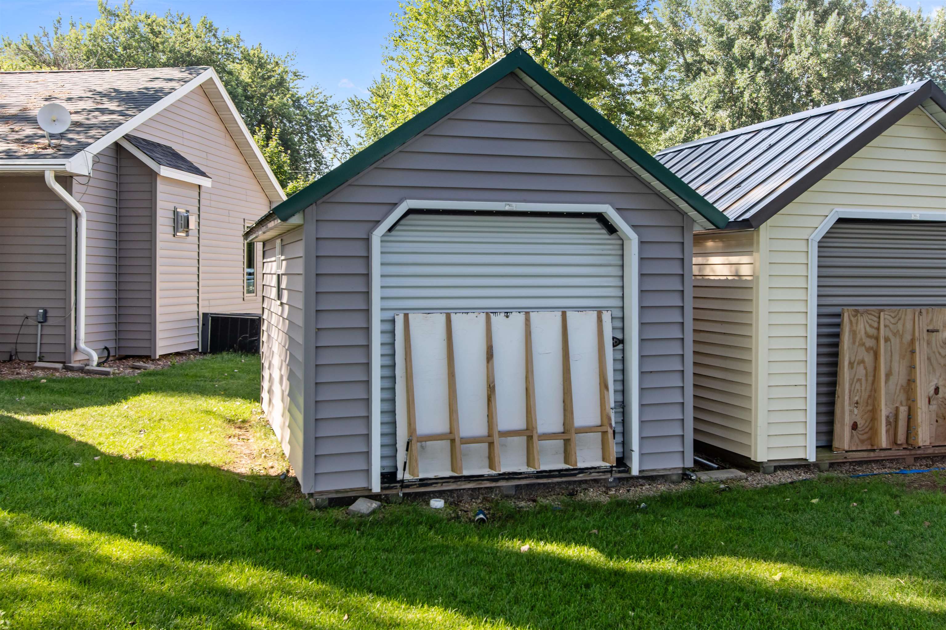 WINNECONNE, Wisconsin, 54986, United States, 2 Bedrooms Bedrooms, ,2 BathroomsBathrooms,Residential,For Sale,1926220
