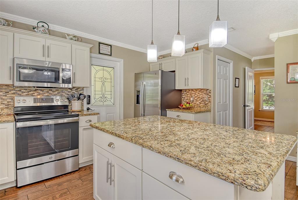 Bradenton, Florida, 34212, United States, 3 Bedrooms Bedrooms, ,3 BathroomsBathrooms,Residential,For Sale,1903405