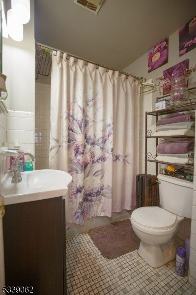 Linden City, New Jersey, 07036-2802, United States, 4 Bedrooms Bedrooms, ,2 BathroomsBathrooms,Residential,For Sale,1977001