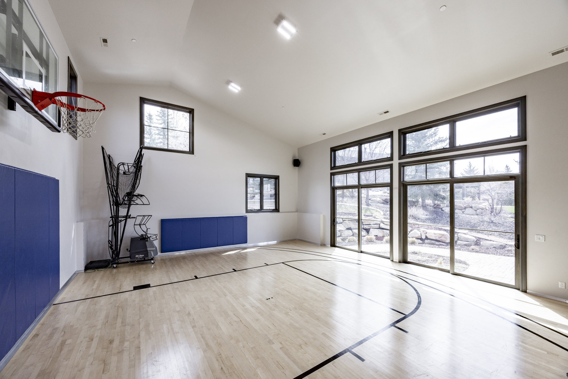  Framed by Panoramic Mountain Views with Access to Round Valley