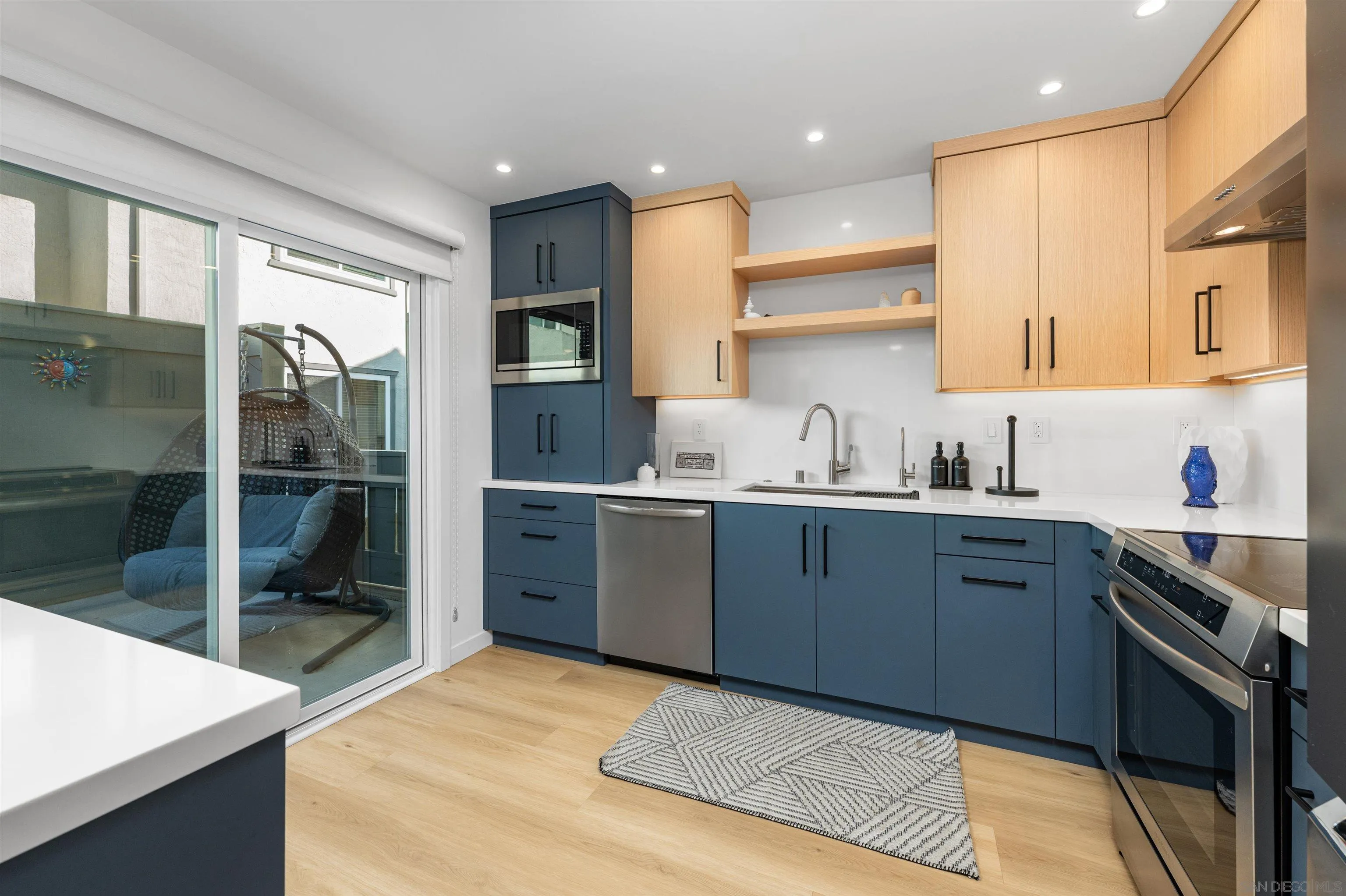 San Diego, California, 92111, United States, 2 Bedrooms Bedrooms, ,3 BathroomsBathrooms,Residential,For Sale,2003271