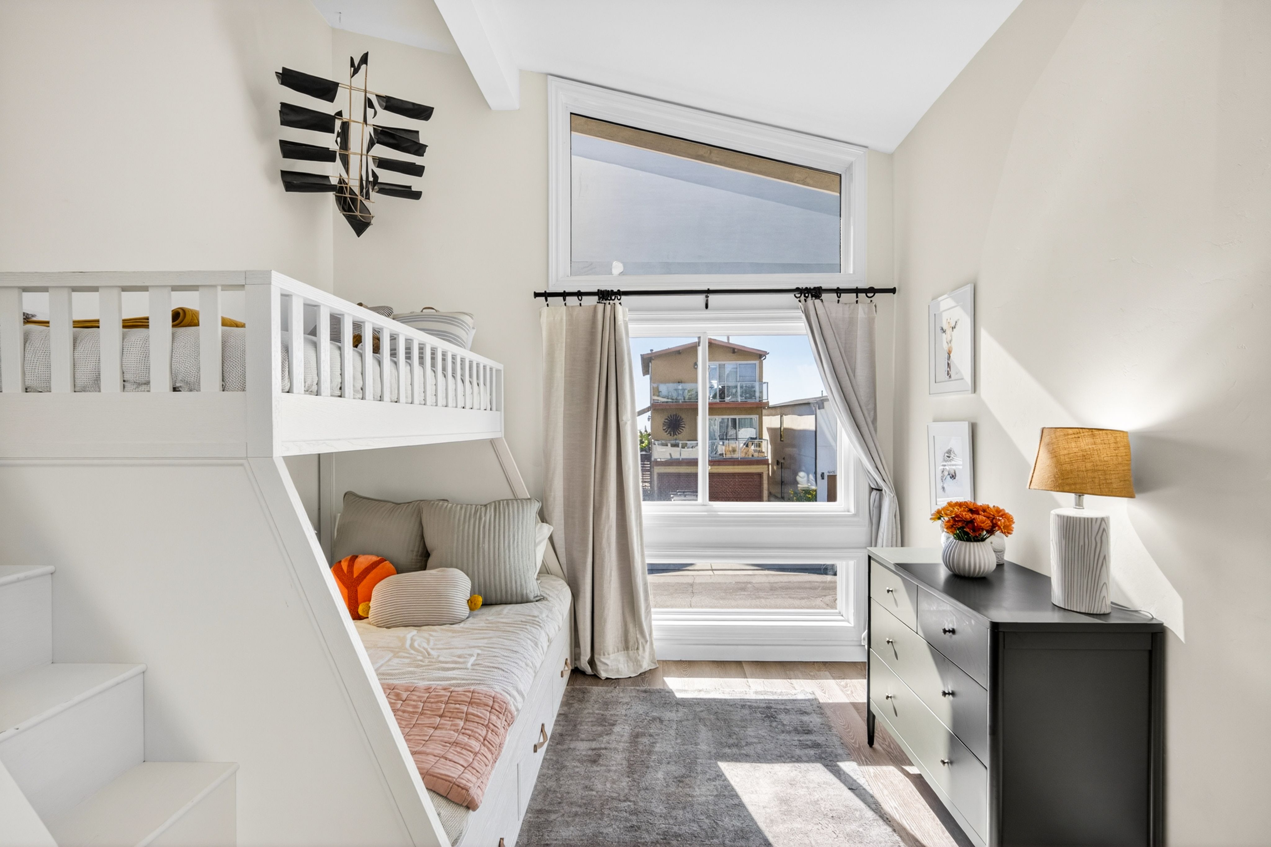  956 Tia Juana Street, Laguna Beach, CA 92651 - 物件實景