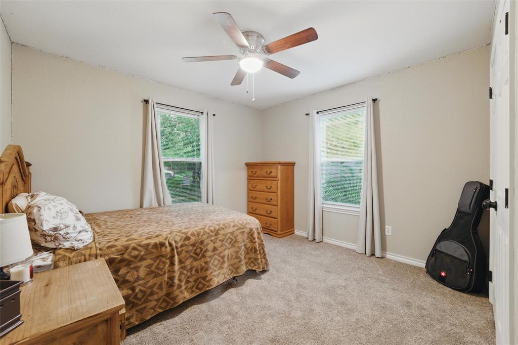 Weatherford, Texas, 76088, United States, 5 Bedrooms Bedrooms, ,4 BathroomsBathrooms,Residential,For Sale,1920303