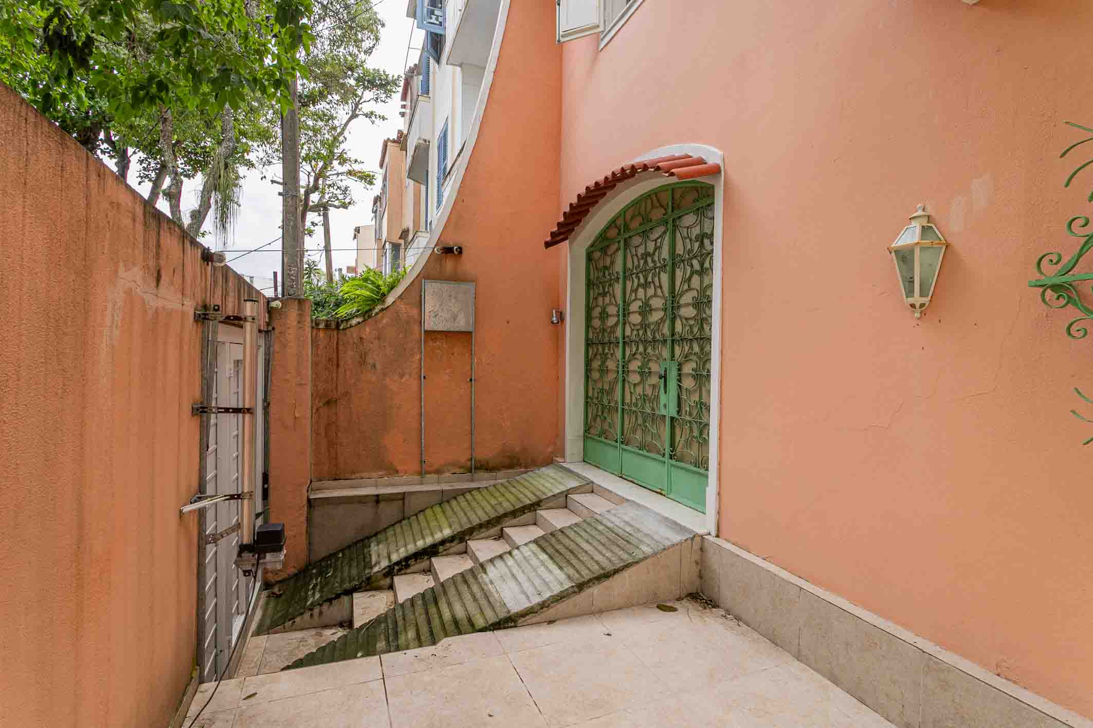  Residence on a quiet street with expansion potential - 物件實景