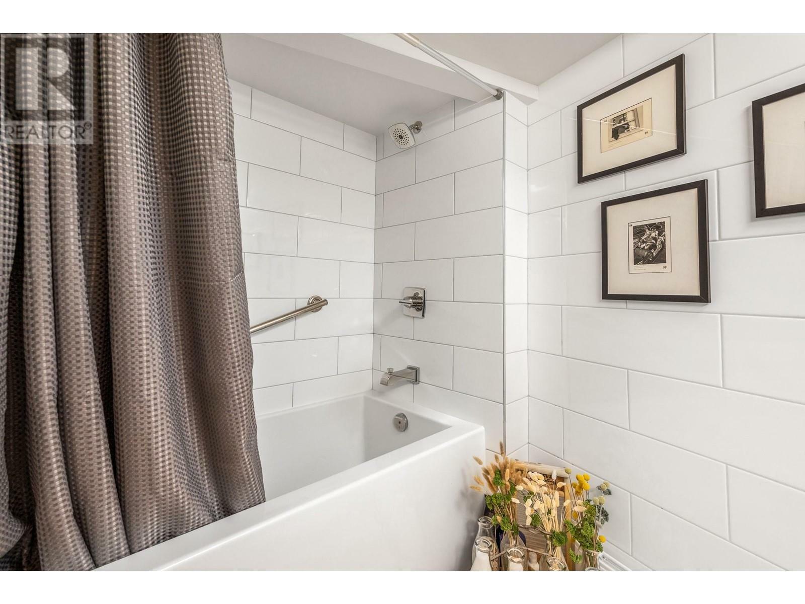 VERNON, British Columbia, V1H 1C8, CA, 5 Bedrooms Bedrooms, ,3 BathroomsBathrooms,Residential,For Sale,1838241