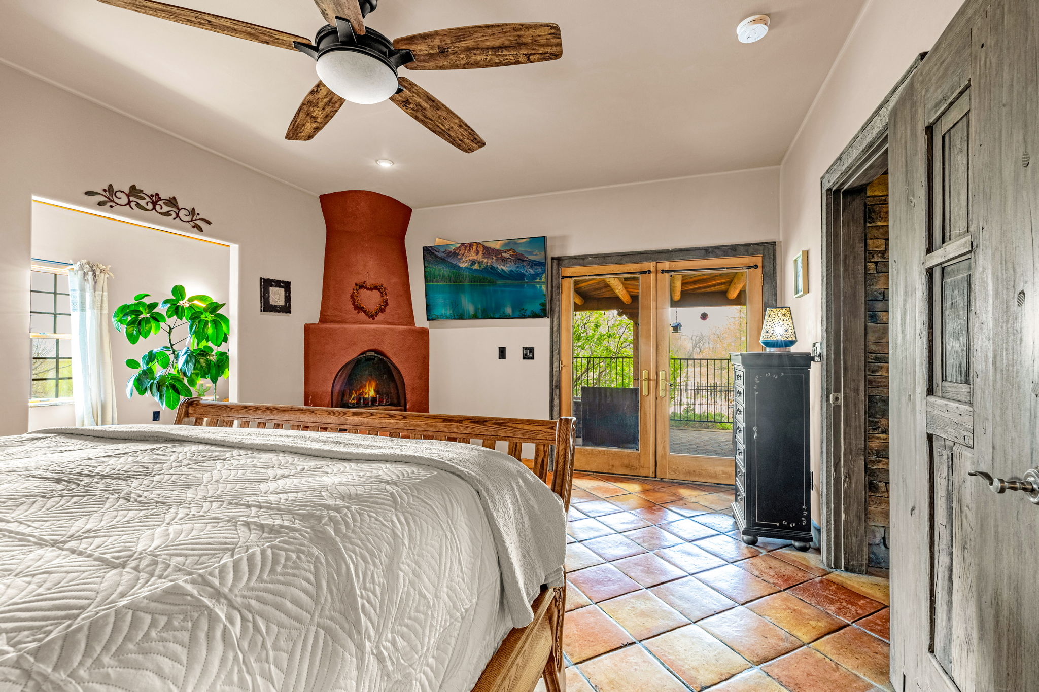  Rare creek side opportunity on 80 close-in acres - 物件實景