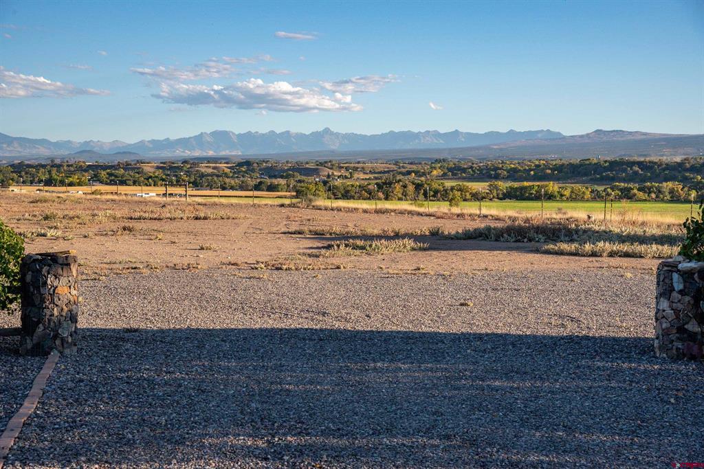 Montrose, Colorado, 81401, United States, 4 Bedrooms Bedrooms, ,3 BathroomsBathrooms,Residential,For Sale,1976353